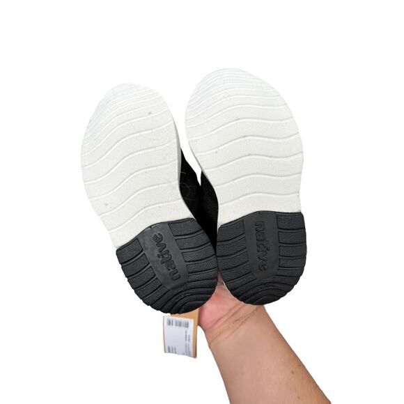 Native Kids Jiffy Black Shell White Slip On Rubber Sole Phoenix Shoes Size 6 - Picture 8 of 9